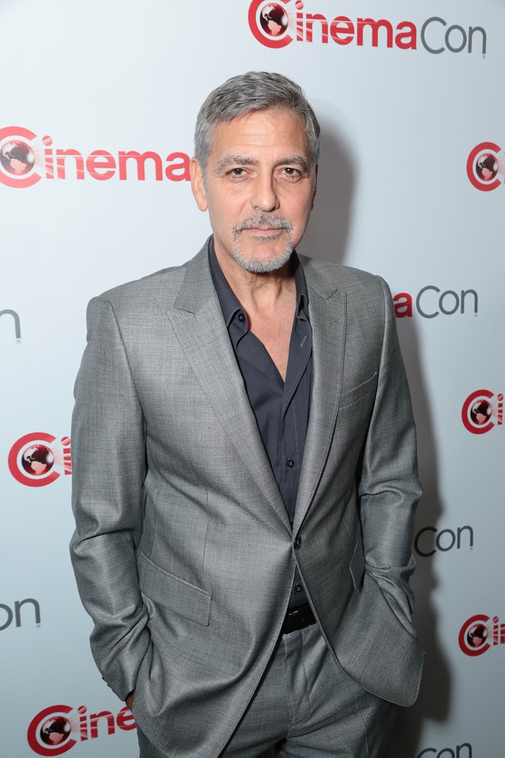 サバービコン 仮面を被った街の画像