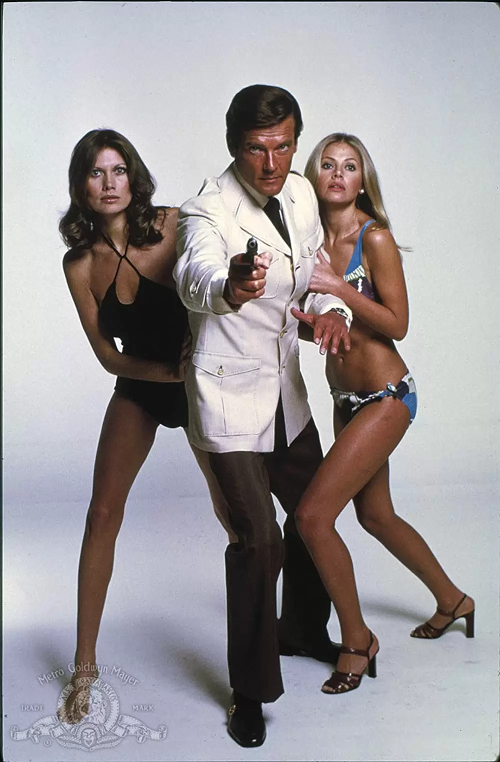 007/黄金銃を持つ男の画像