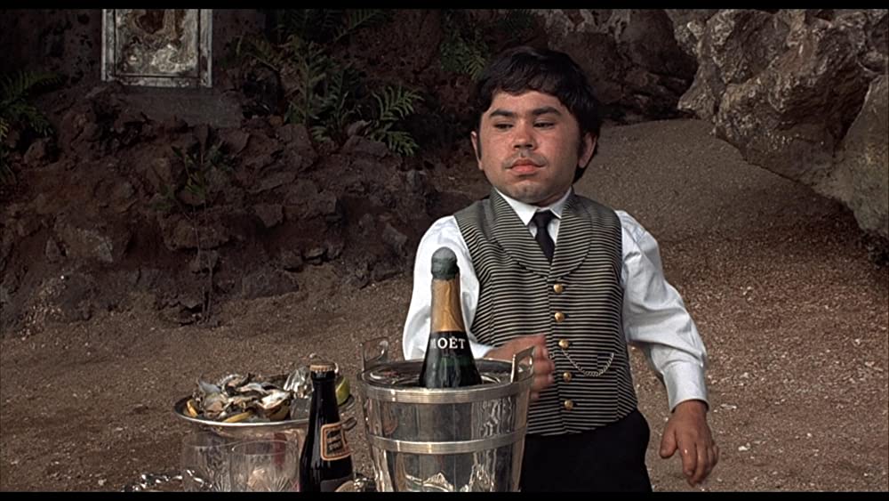 007／黄金銃を持つ男の画像