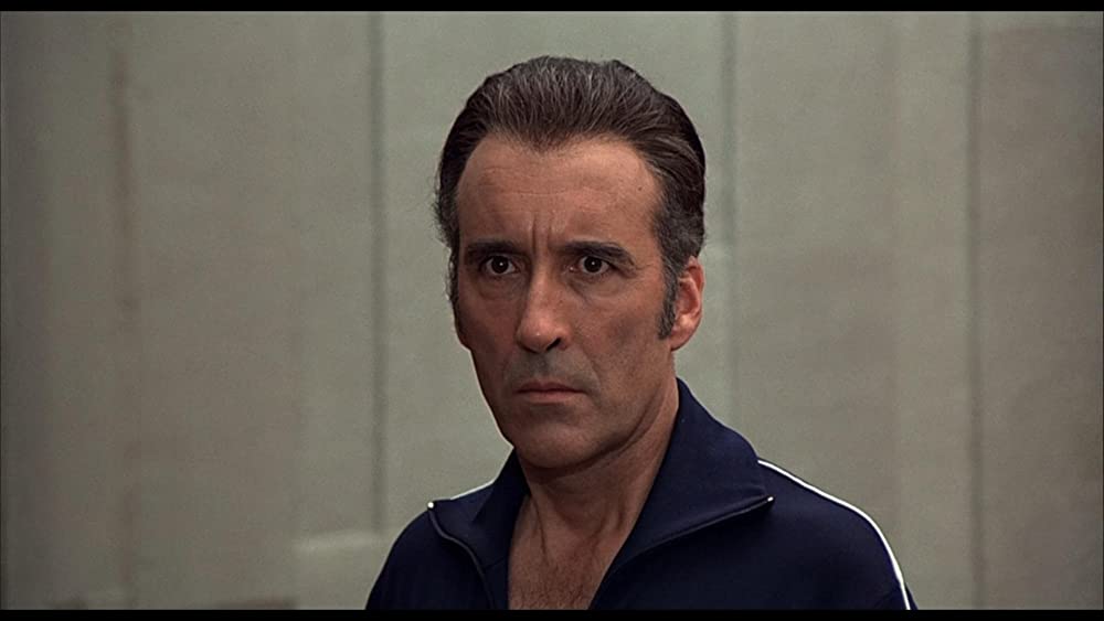 007／黄金銃を持つ男の画像