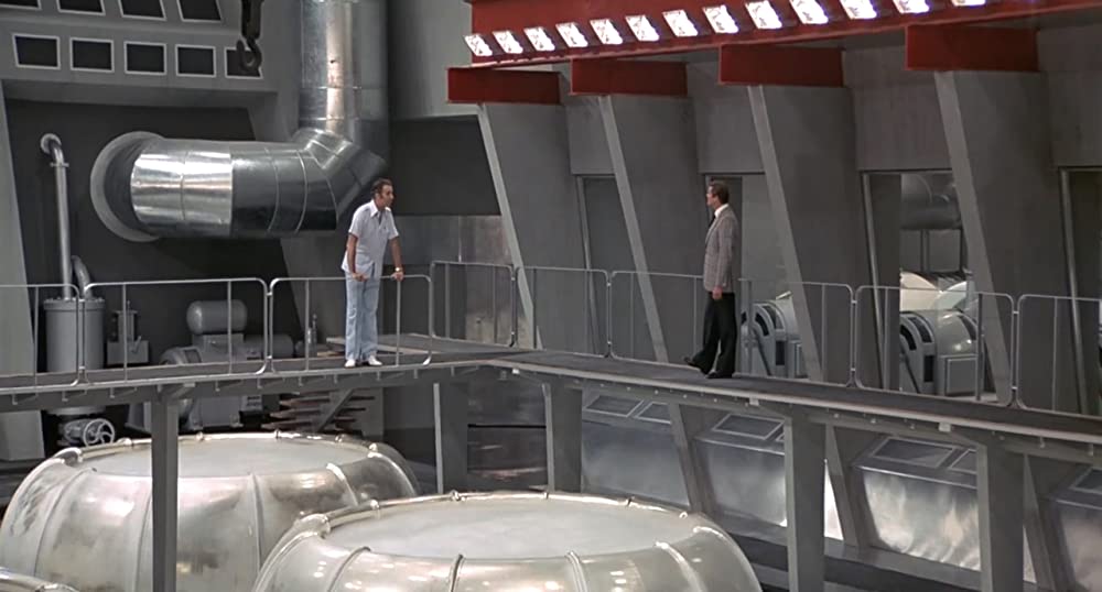 007／黄金銃を持つ男の画像