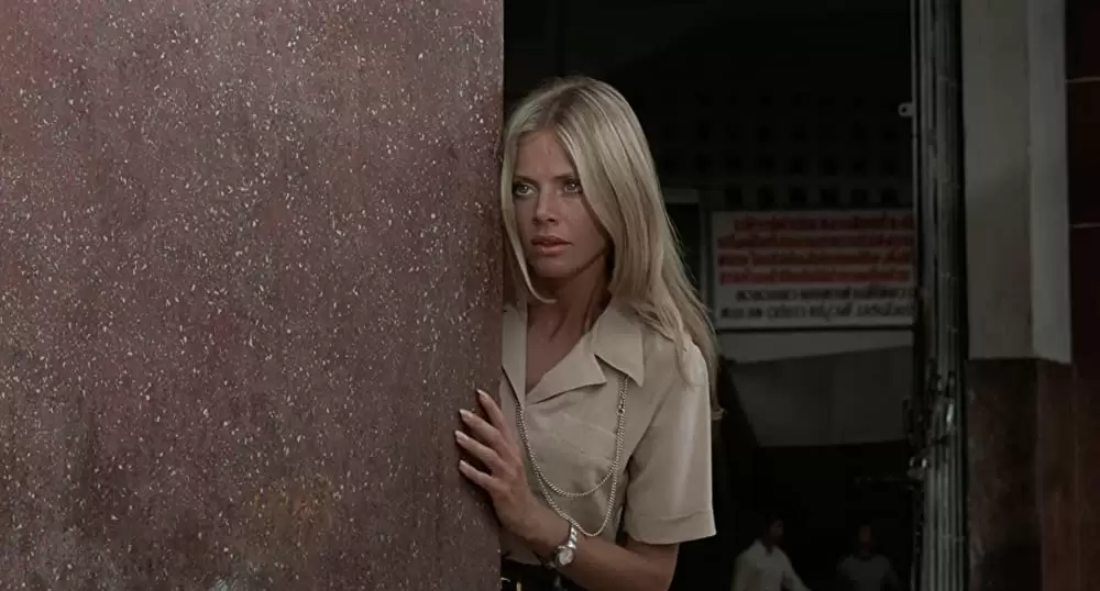 007/黄金銃を持つ男の画像