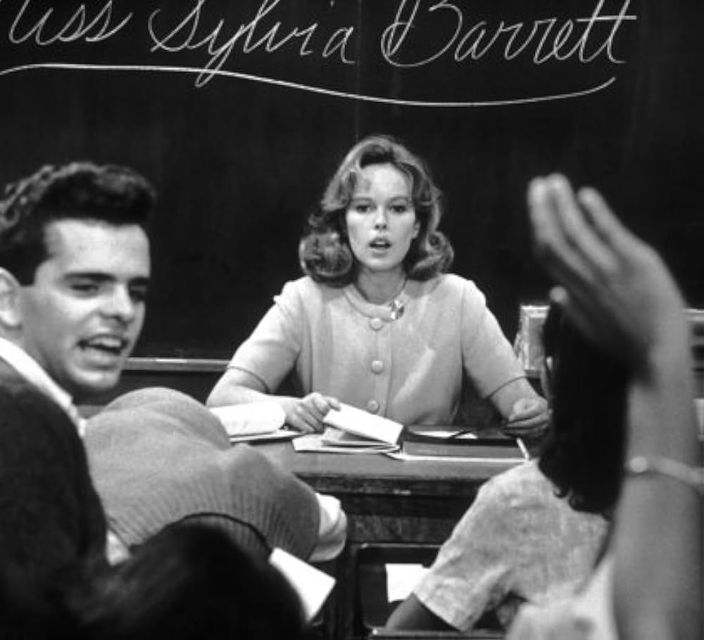 下り階段をのぼれの画像