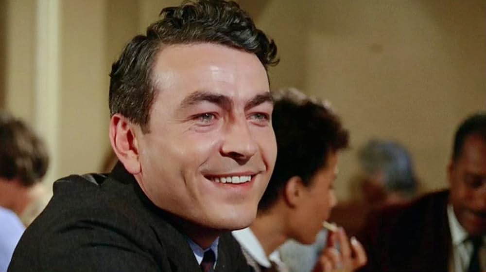 下り階段をのぼれの画像