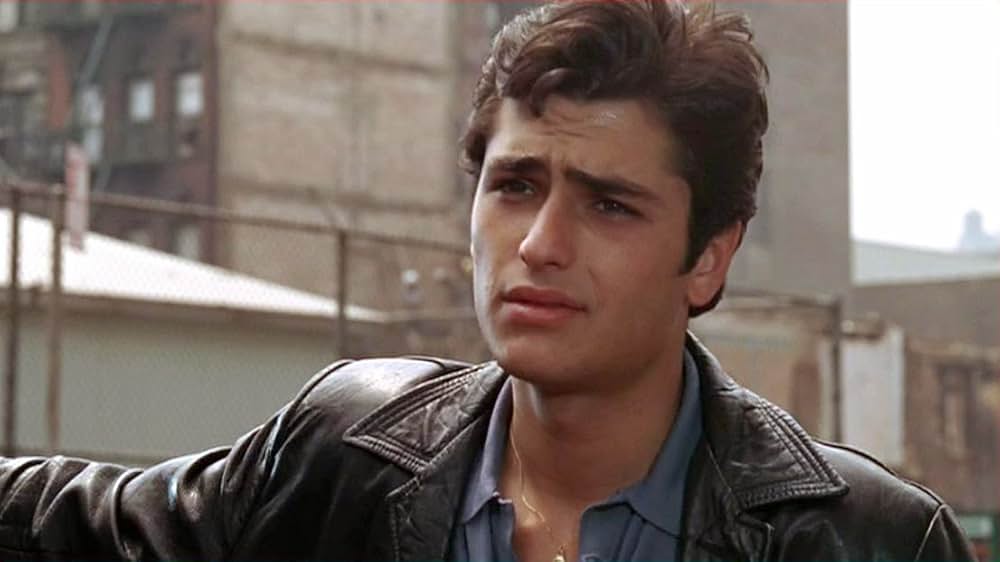 下り階段をのぼれの画像