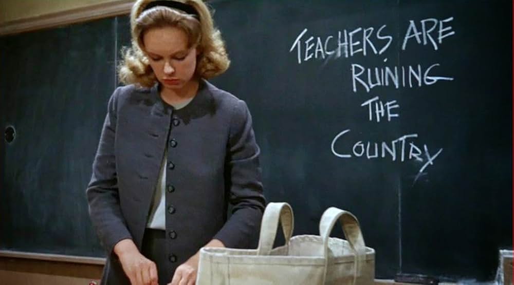 下り階段をのぼれの画像