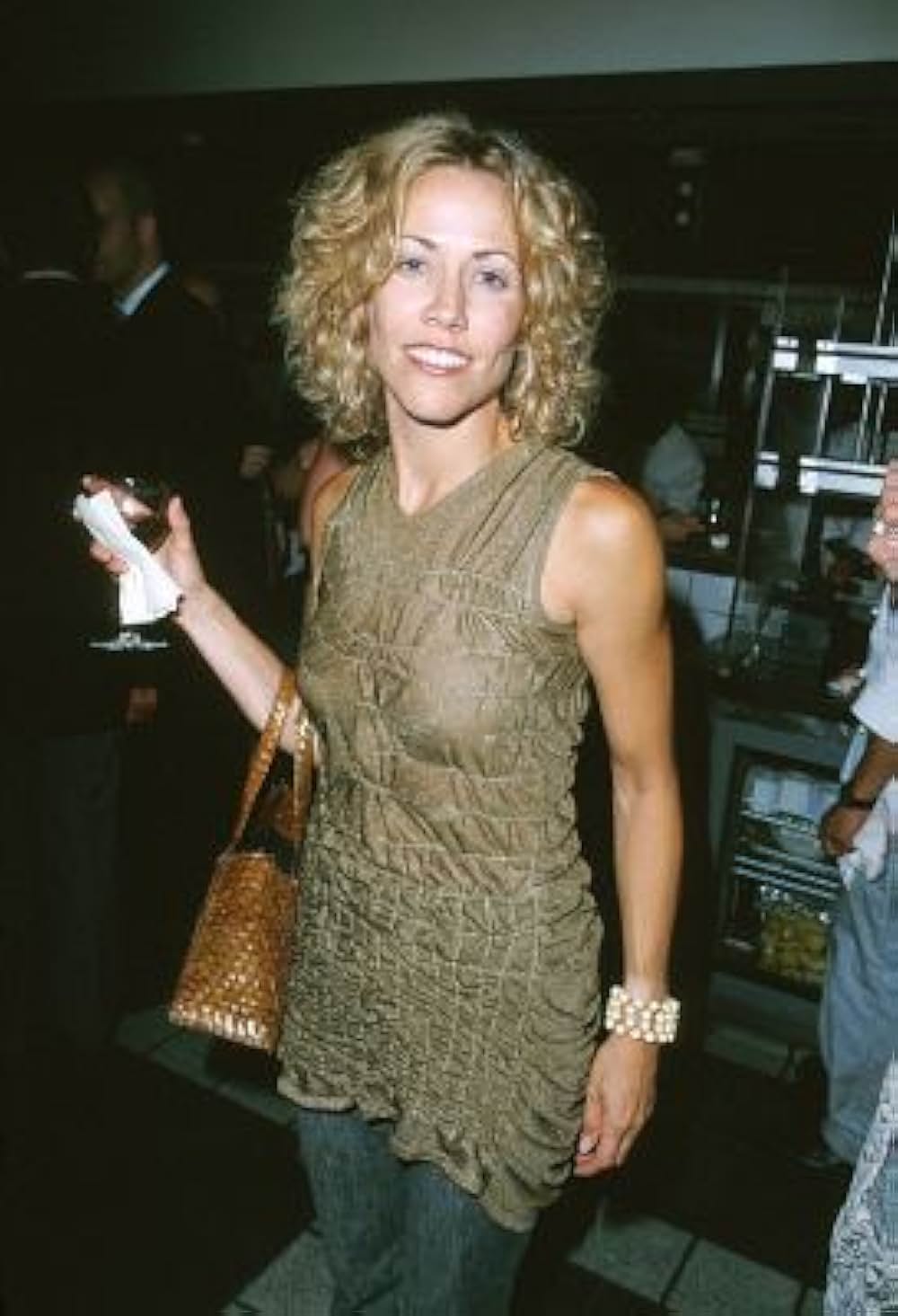 ホワット・ライズ・ビニースの画像