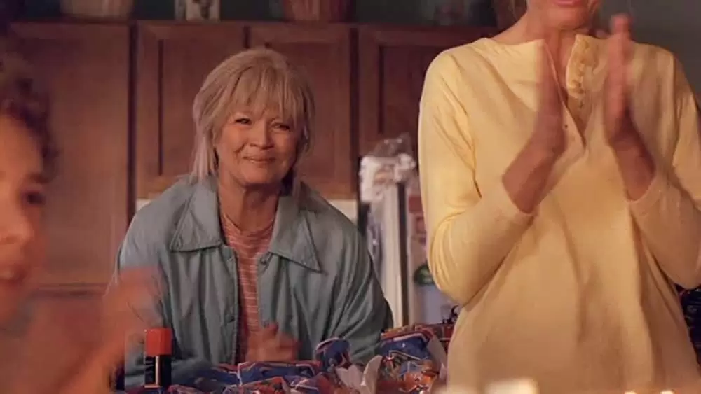 「ペイ・フォワード 可能の王国」アンジー・ディキンソンの画像