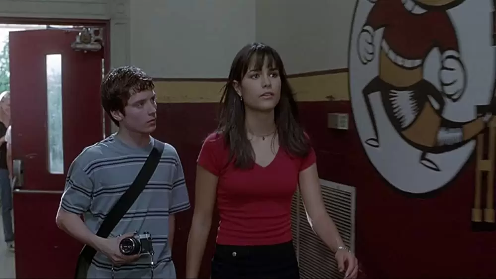 「パラサイト」イライジャ・ウッド & ジョーダナ・ブリュースターの画像