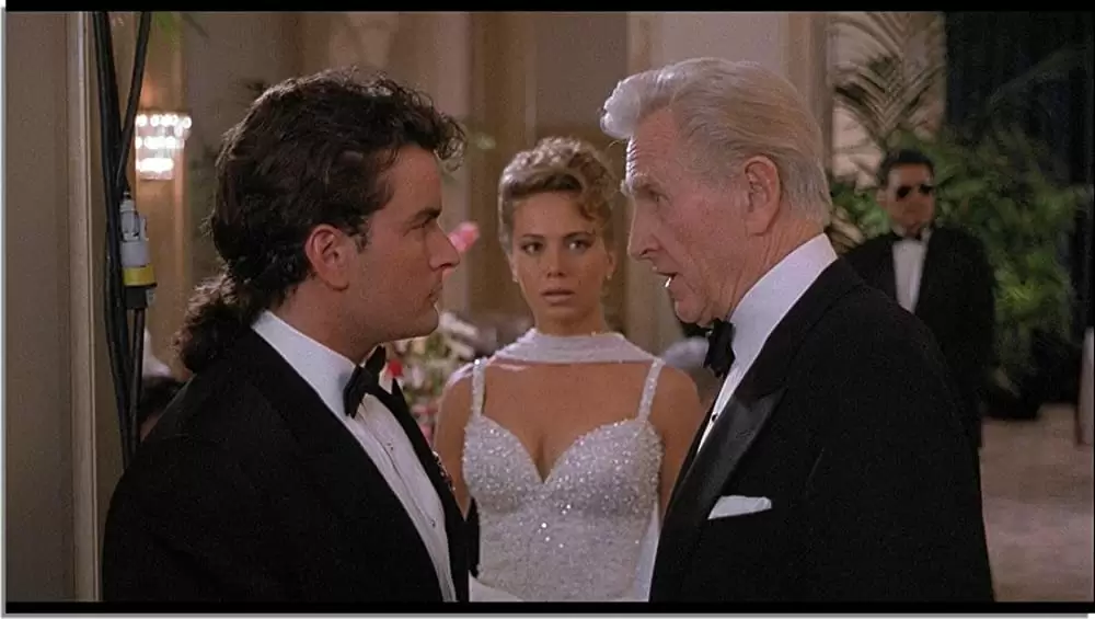 「ホット・ショット2」チャーリー・シーン & ブレンダ・バーキ & ロイド・ブリッジスの画像