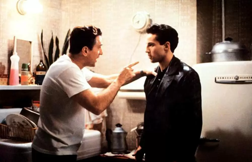 「ブロンクス物語／愛につつまれた街」ロバート・デ・ニーロ & リロ・ブランカートの画像