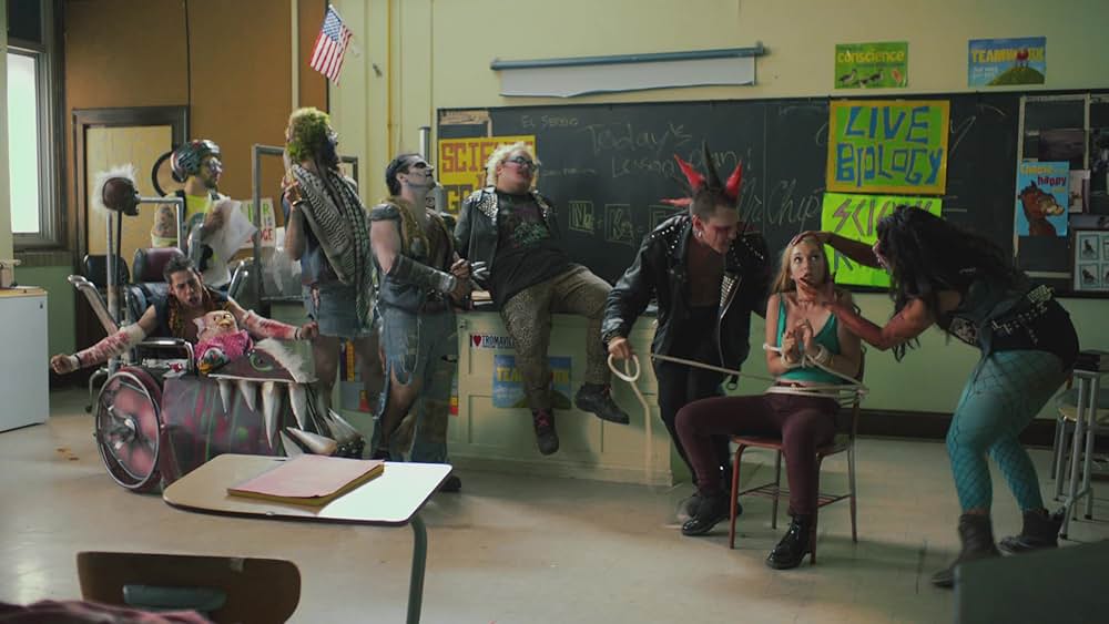 Return to Nuke 'Em High Volume 2（原題）の画像