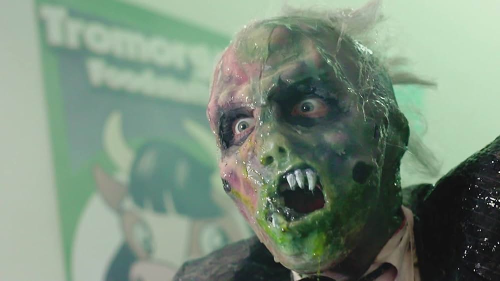 Return to Nuke 'Em High Volume 2（原題）の画像