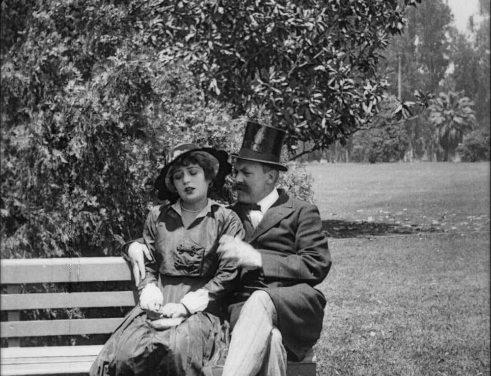 チャップリンの女装の画像