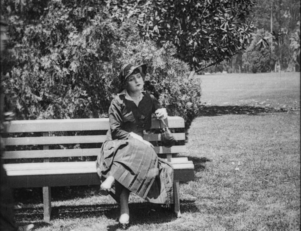 チャップリンの女装の画像