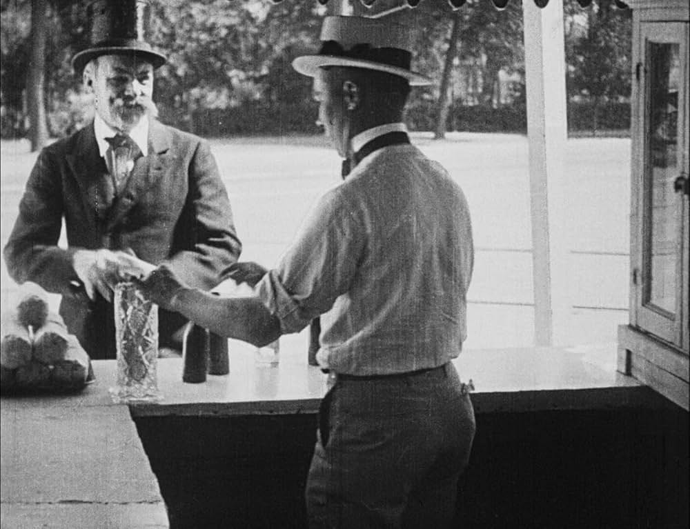 チャップリンの女装の画像