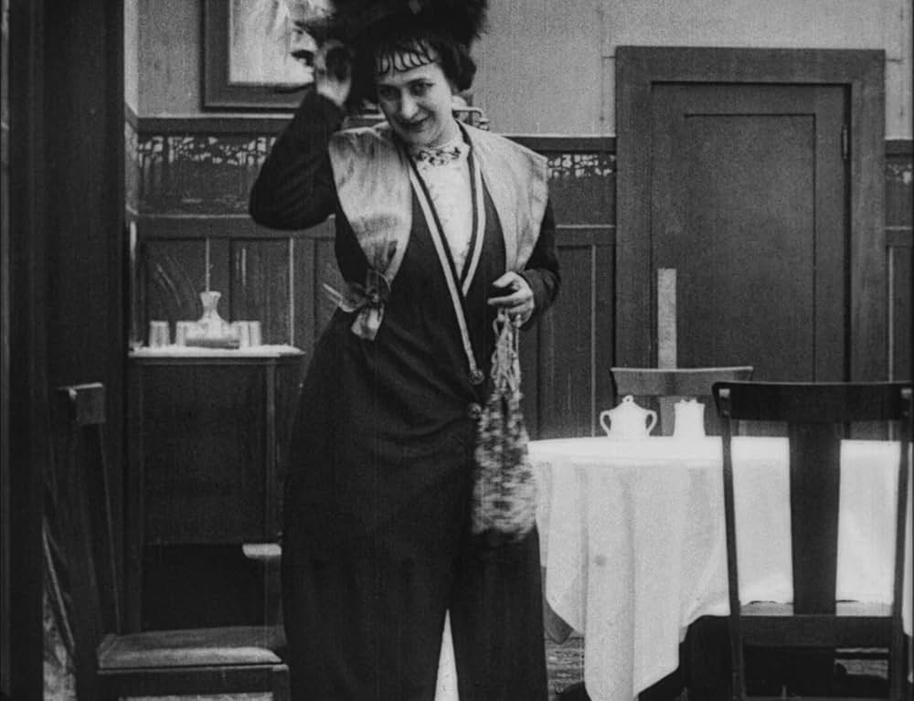 チャップリンの女装の画像