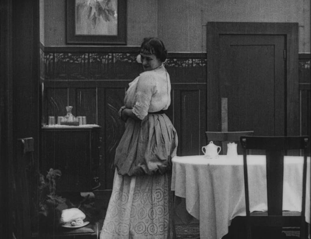 チャップリンの女装の画像