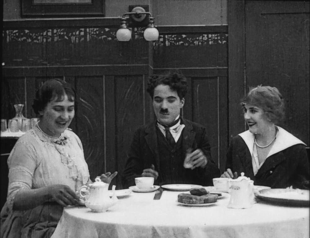 チャップリンの女装の画像