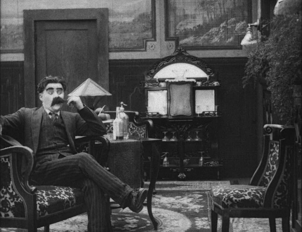 チャップリンの女装の画像