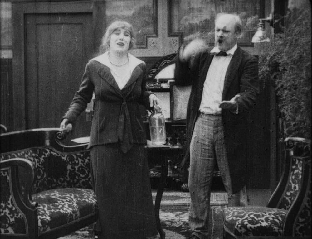 チャップリンの女装の画像