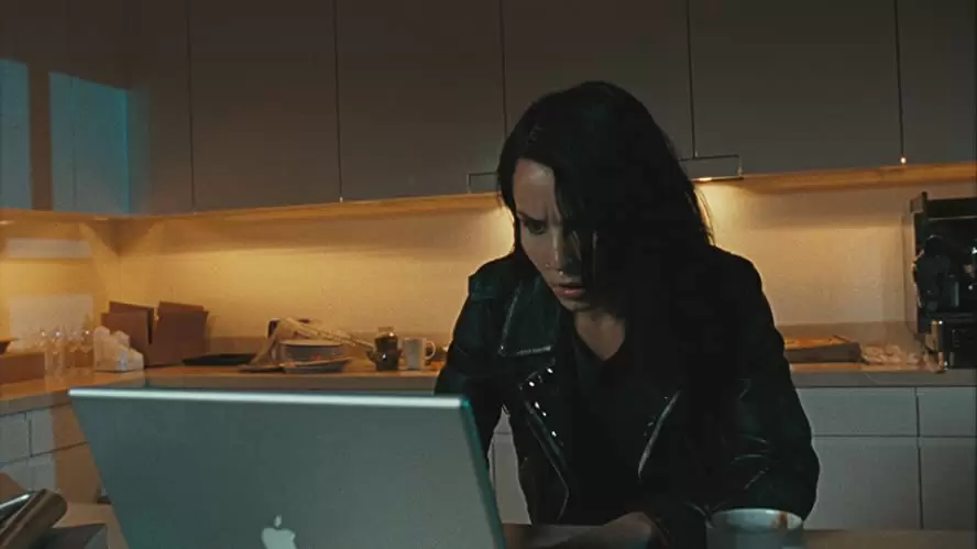 ミレニアム2 火と戯れる女の画像