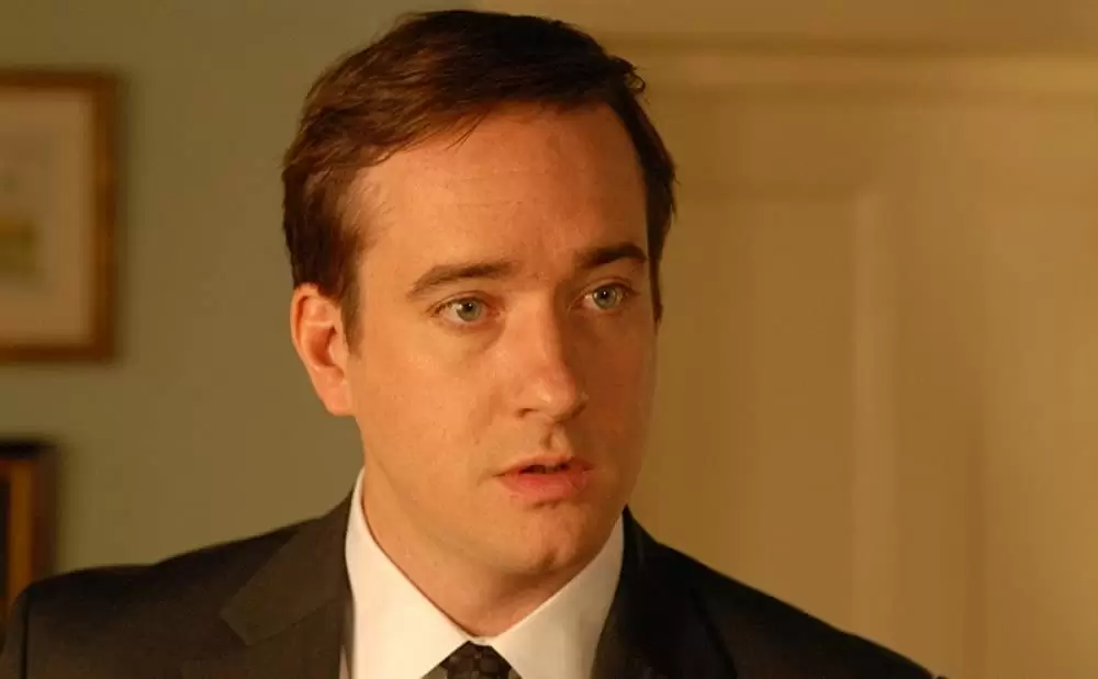 「ハウエルズ家のちょっとおかしなお葬式」マシュー・マクファディンの画像