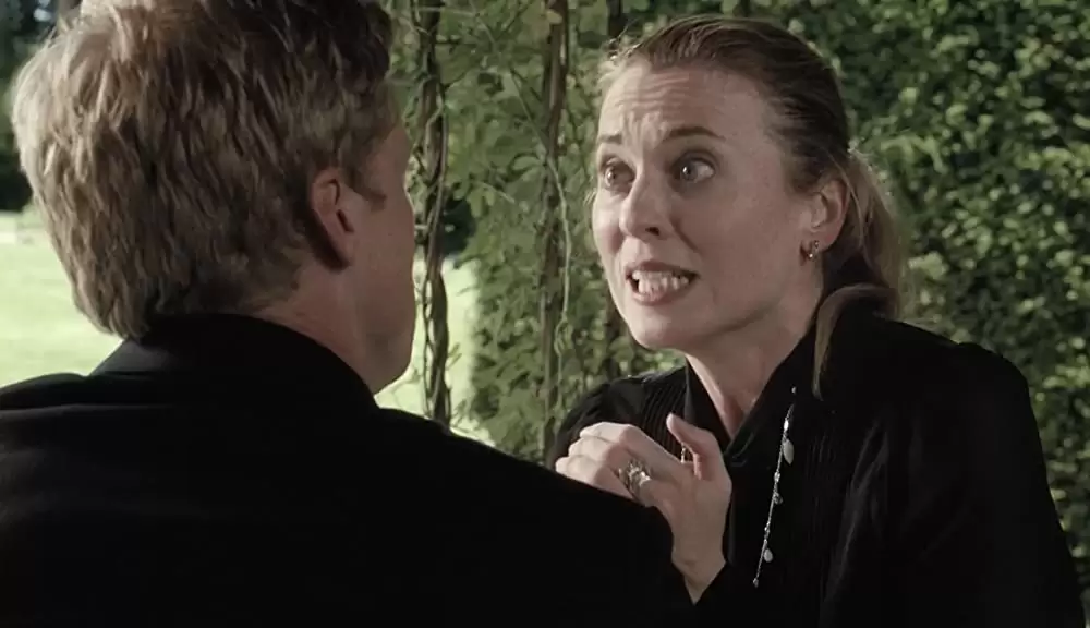 「ハウエルズ家のちょっとおかしなお葬式」Daisy Donovanの画像