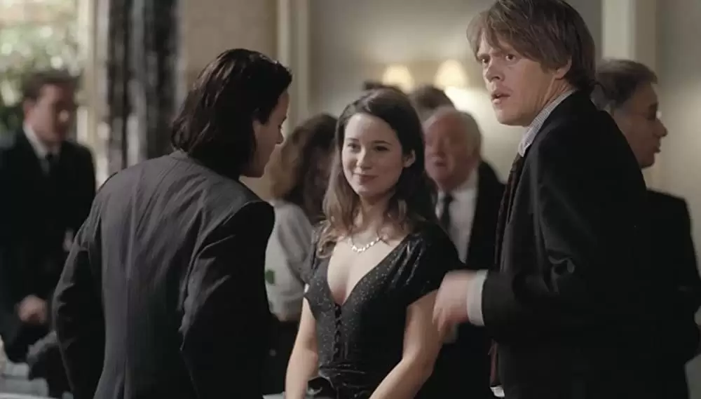 「ハウエルズ家のちょっとおかしなお葬式」ルパート・グレイブス & クリス・マーシャルの画像