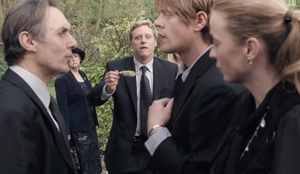 ハウエルズ家のちょっとおかしなお葬式の画像