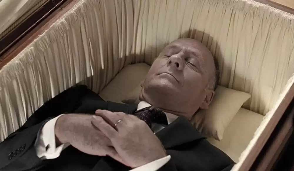 ハウエルズ家のちょっとおかしなお葬式の画像