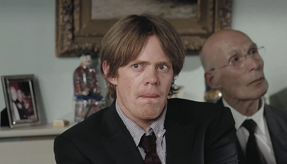 ハウエルズ家のちょっとおかしなお葬式の画像