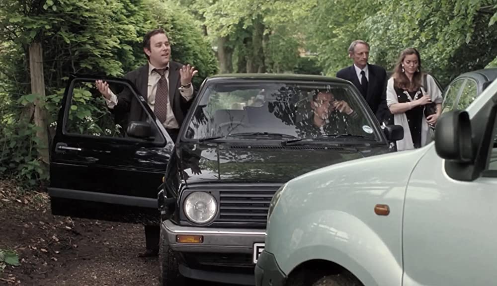 ハウエルズ家のちょっとおかしなお葬式の画像