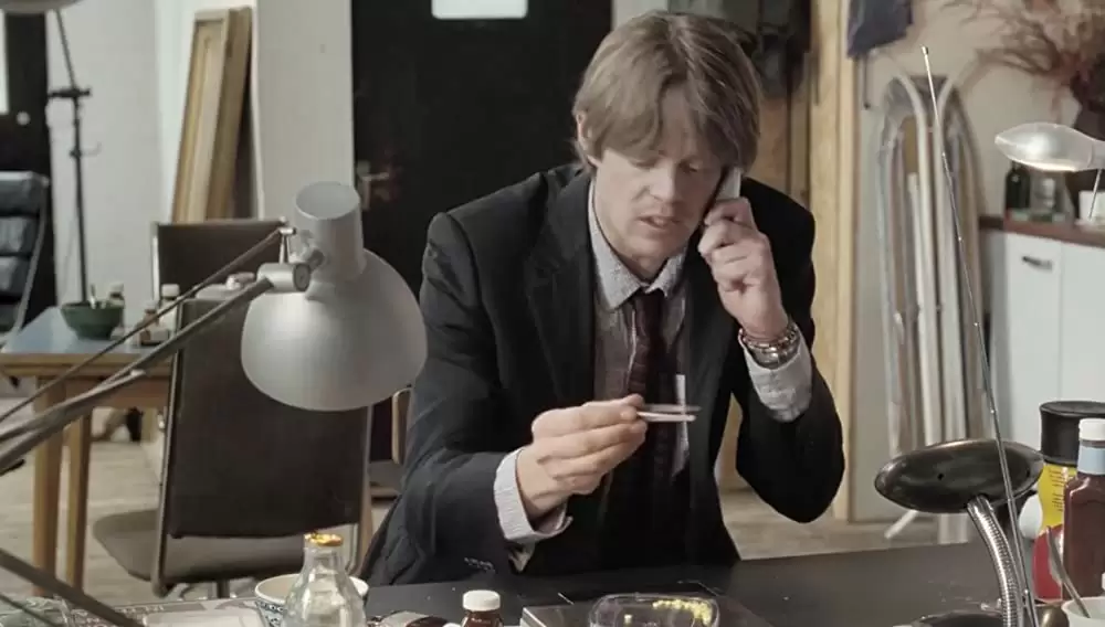 「ハウエルズ家のちょっとおかしなお葬式」クリス・マーシャルの画像