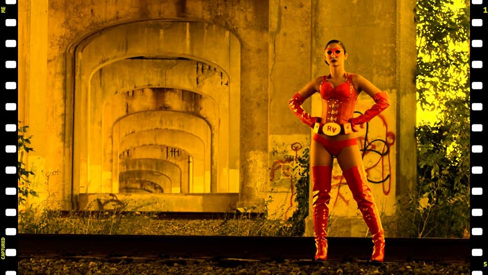 ネイキッド・リベンジ 赤の売春婦の画像