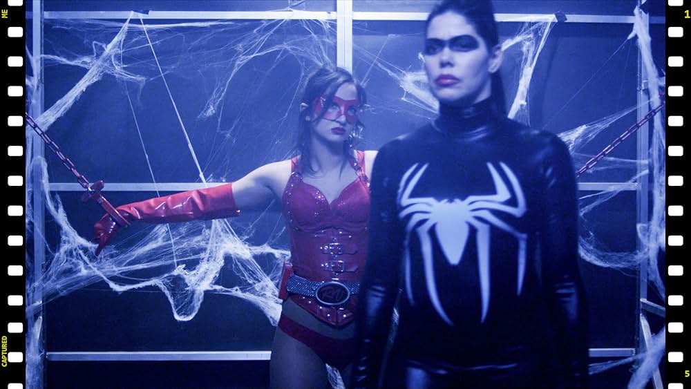 ネイキッド・リベンジ 赤の売春婦の画像