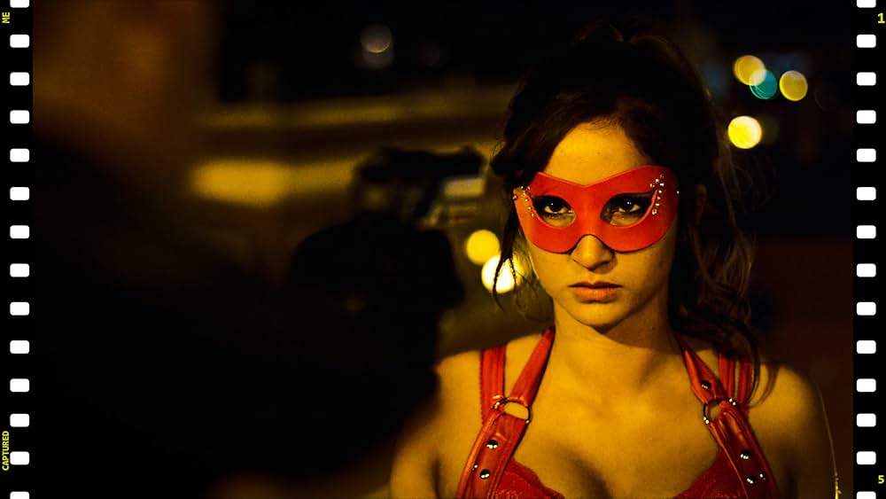 ネイキッド・リベンジ 赤の売春婦の画像