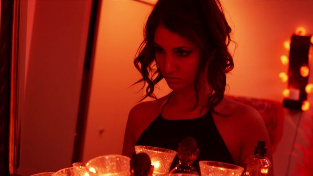 ネイキッド・リベンジ 赤の売春婦の画像