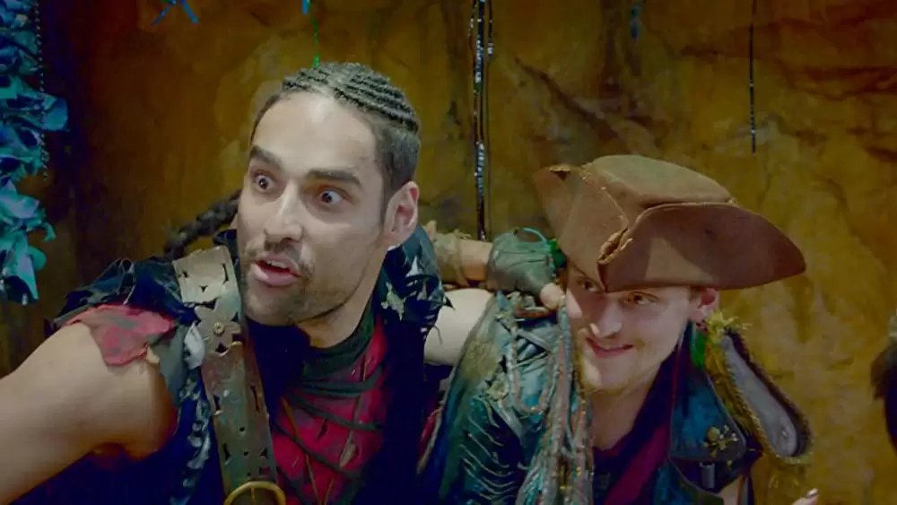 「ディセンダント2」Navid Charkhiの画像