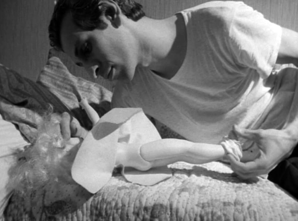 Indecent Desires（原題）の画像