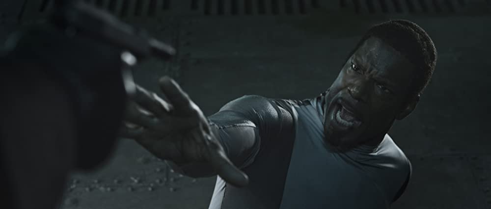 アイアン・スカイの画像