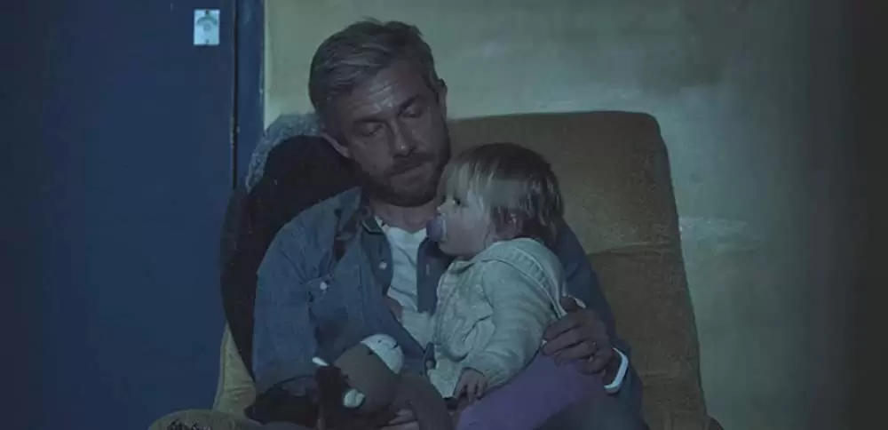 「カーゴ」マーティン・フリーマンの画像