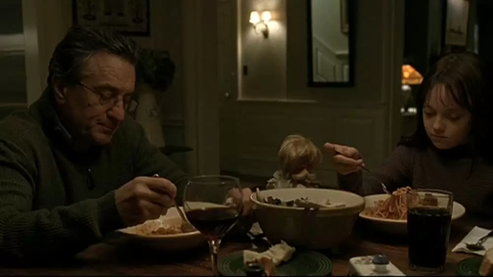 「ハイド・アンド・シーク 暗闇のかくれんぼ」ロバート・デ・ニーロ & ダコタ・ファニングの画像