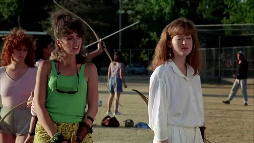 「エルム街の悪夢2 フレディの復讐」キム・マイヤーズ & Sydney Walshの画像