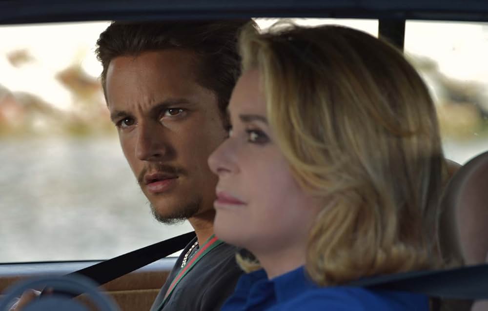 女神よ、銃を撃ての写真