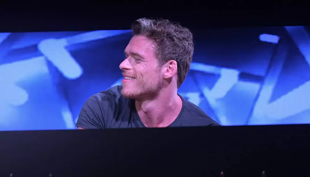 DJにフォーリンラブの画像