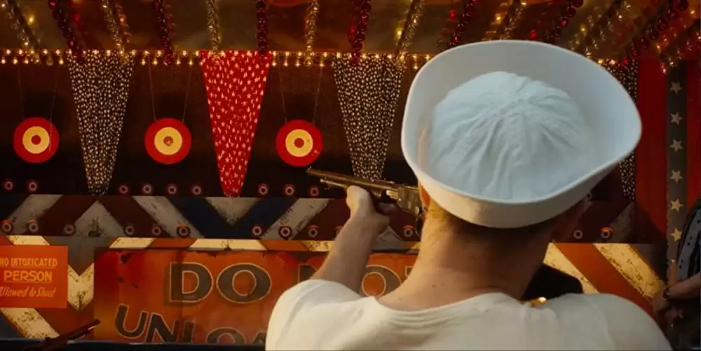 女と男の観覧車の画像