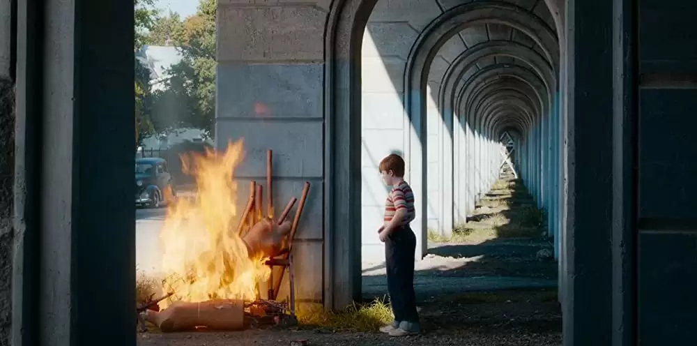 女と男の観覧車の画像