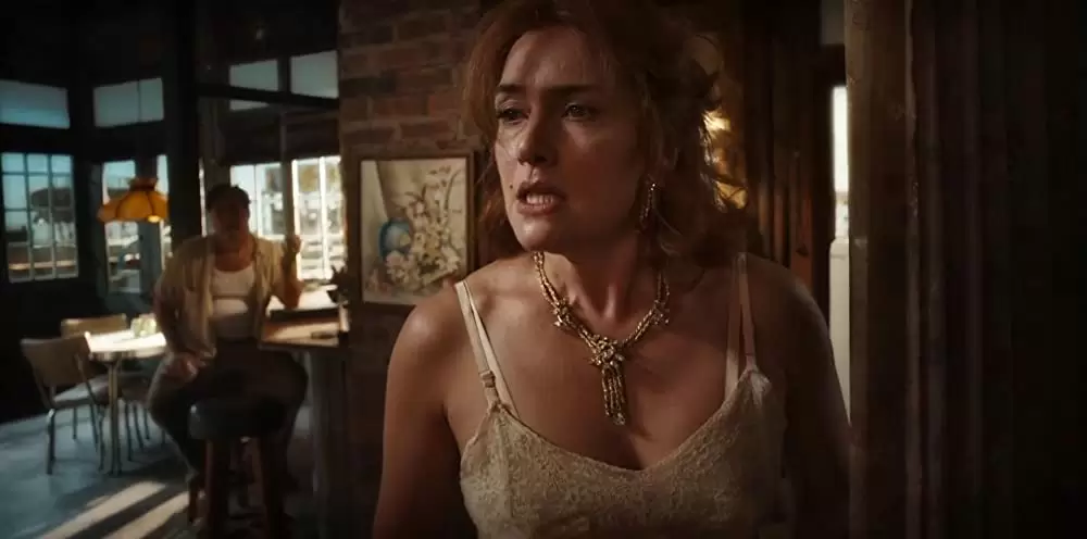 女と男の観覧車の画像