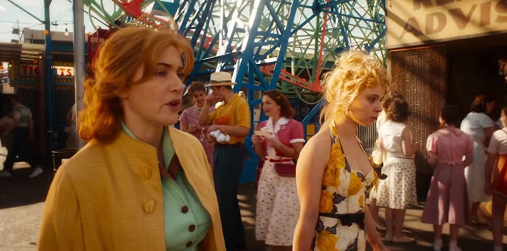 女と男の観覧車の画像